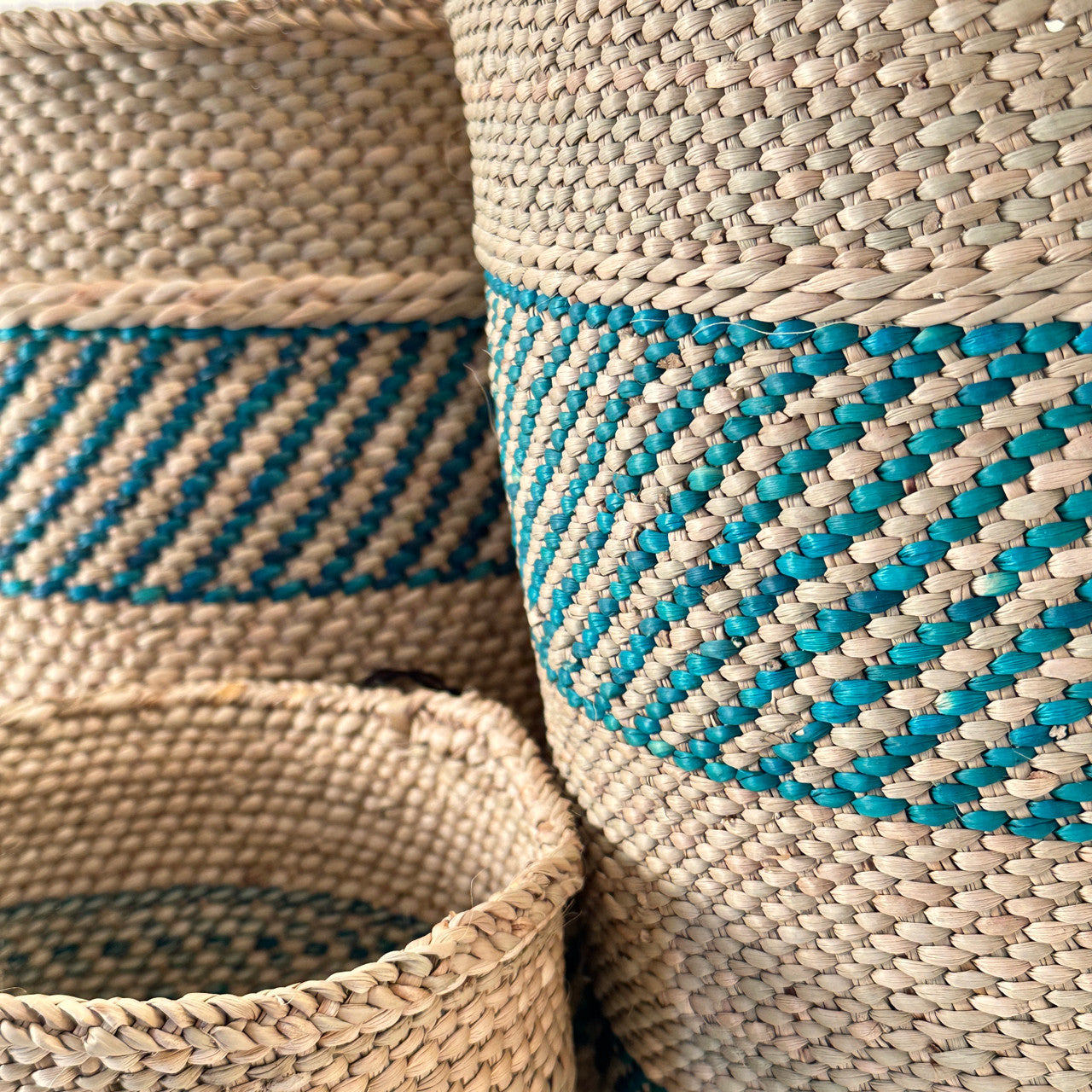 Iringa basket with turquoise stripe texture detail