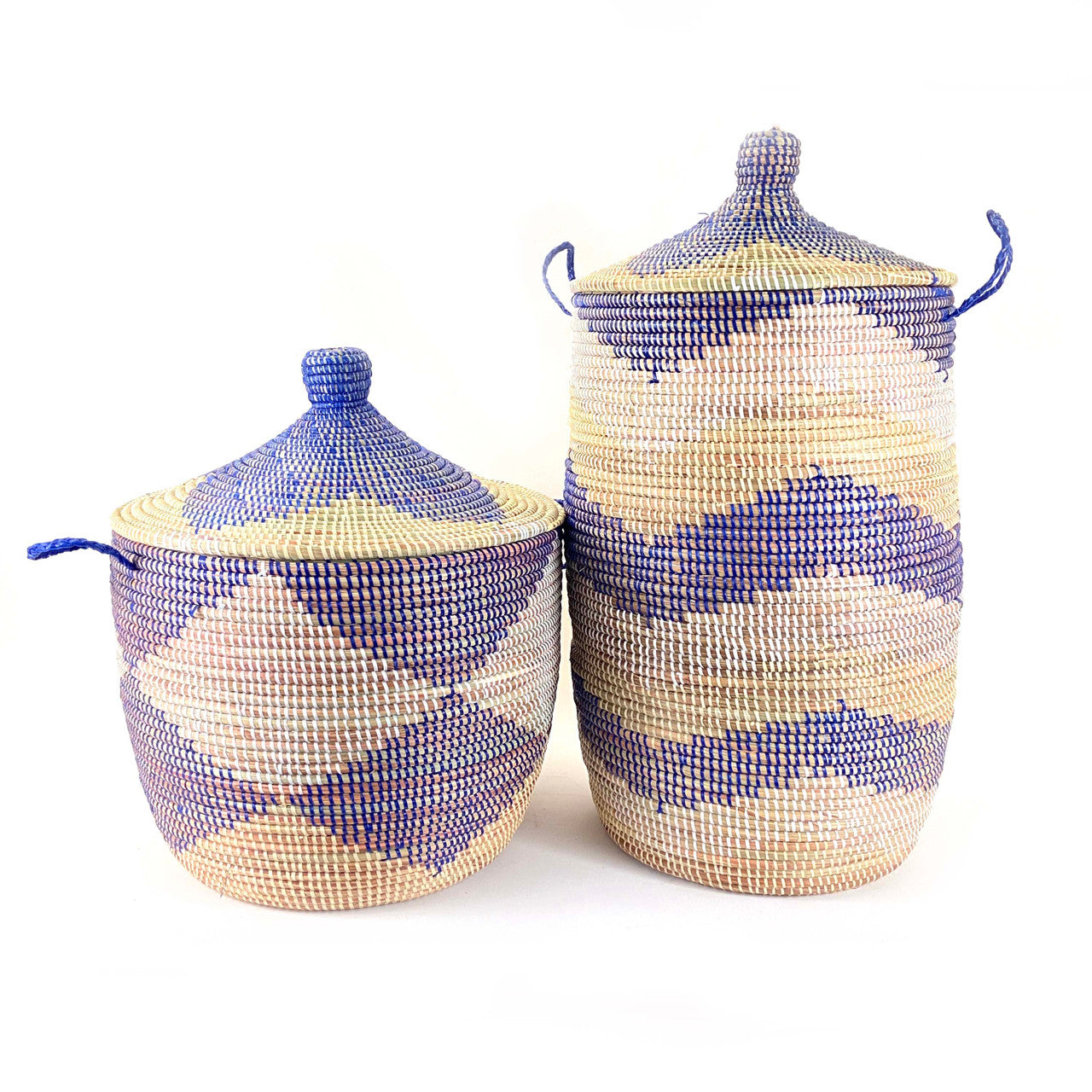large basket accompanied by the low storage or floor basket of the same collection