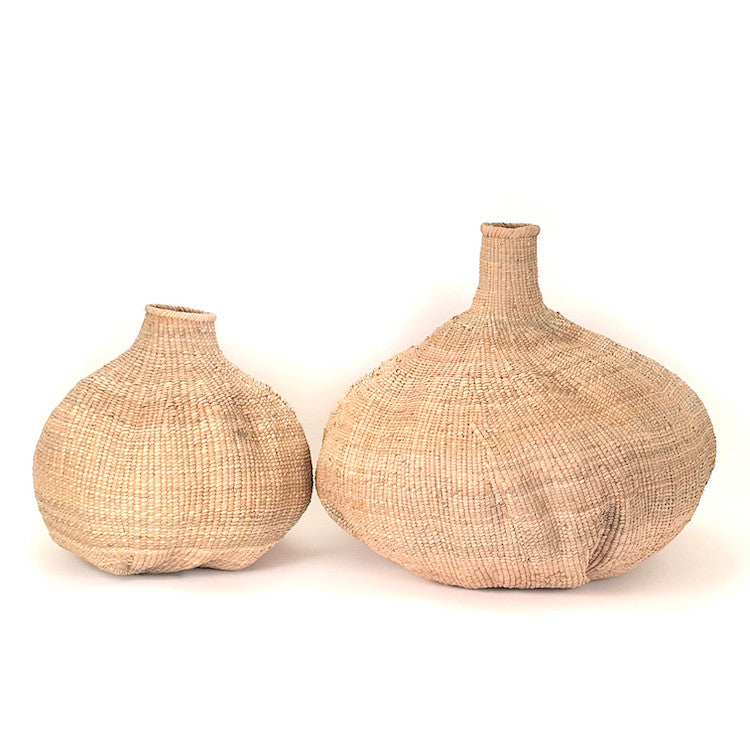 Large and XXLarge natural garlic baskets from Zimbabwe