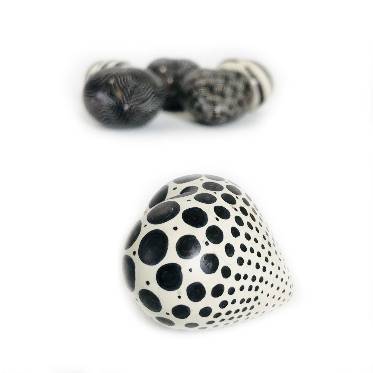 geometric black and white hearts
