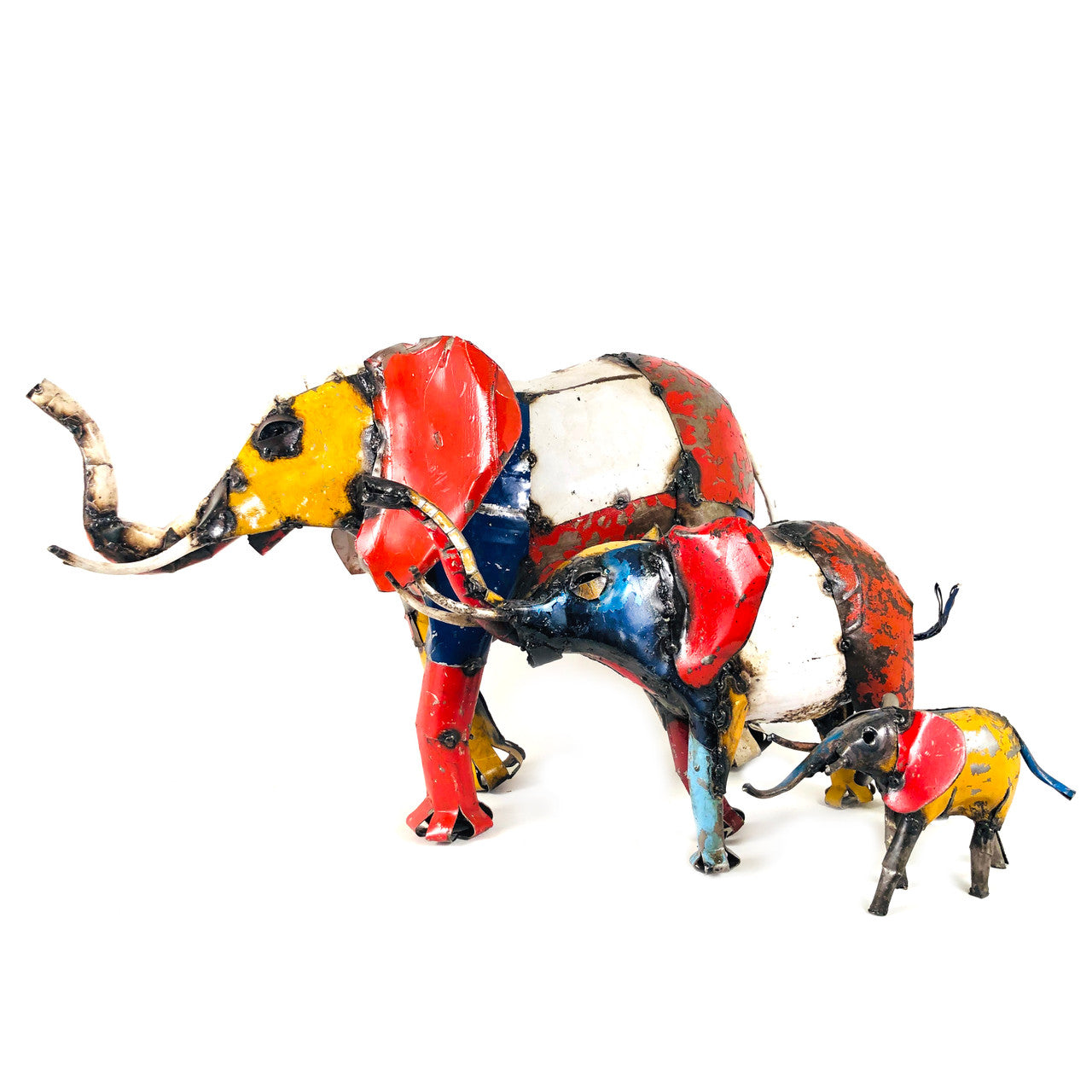 Recycled metal family of elephants