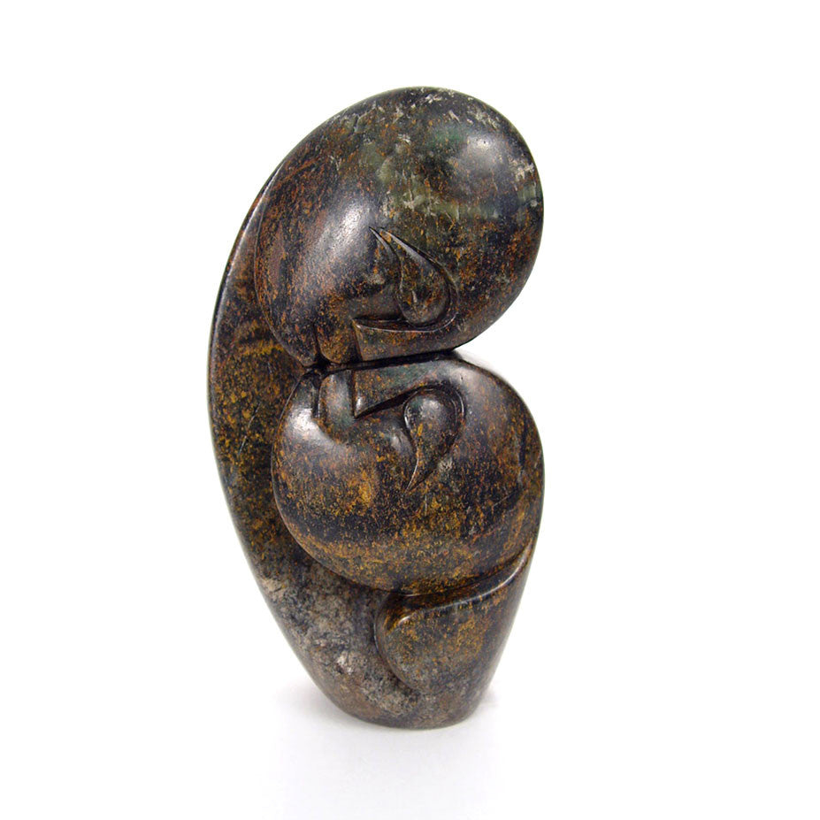 kissing lovers stone sculpture from Zimbabwe